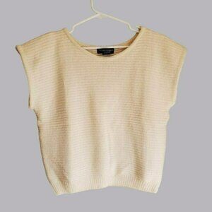 Vtg The Sweater Co Soft Sleeveless Cream White Knitted Vest-Video
